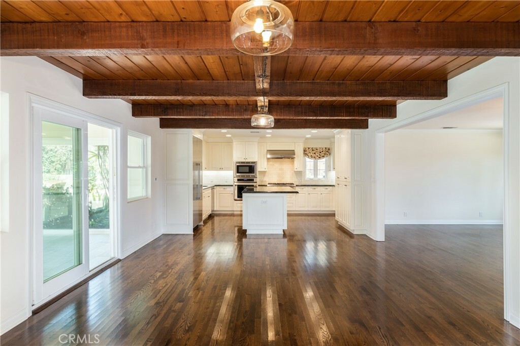 Property Photo:  2011 Canyon Road  CA 91006 