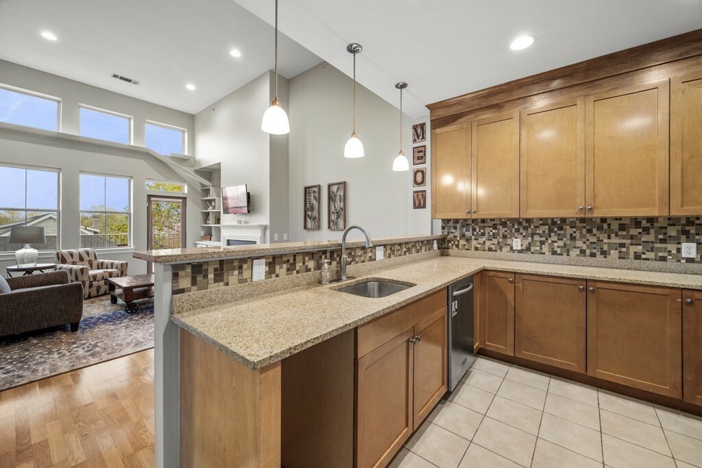 Property Photo: 4 Harvest Dr 306 MA 01845