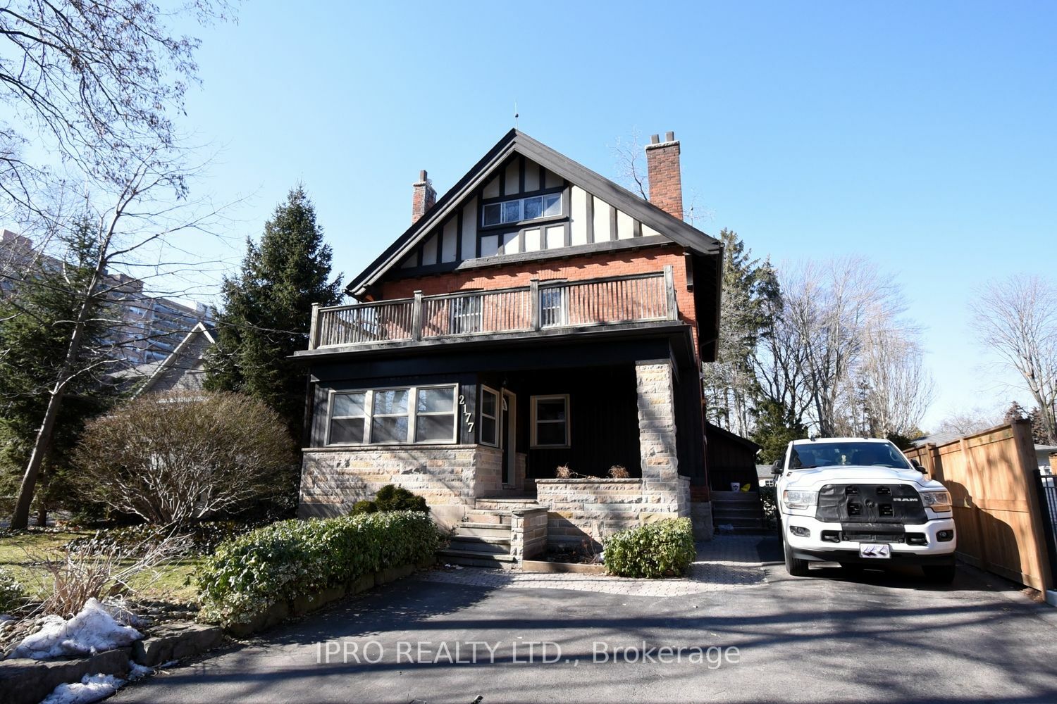 Property Photo:  2177 Lakeshore Rd  ON L7R1A5 