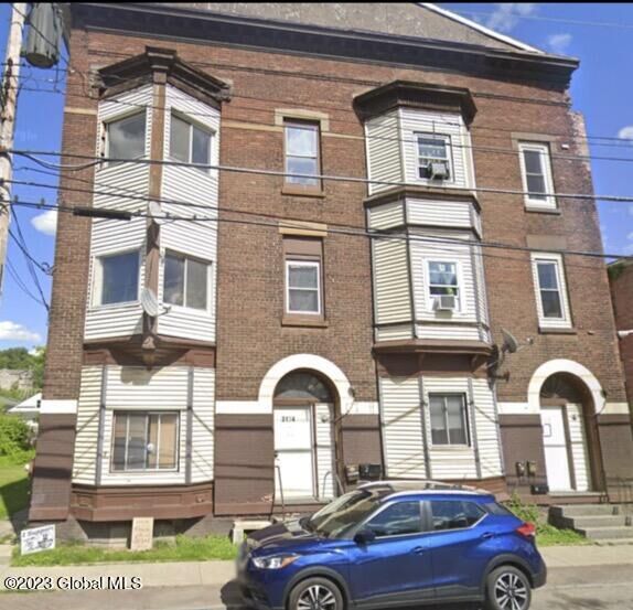 Photo de la propriété: 3132 6th Avenue Unit 1 NY 12180
