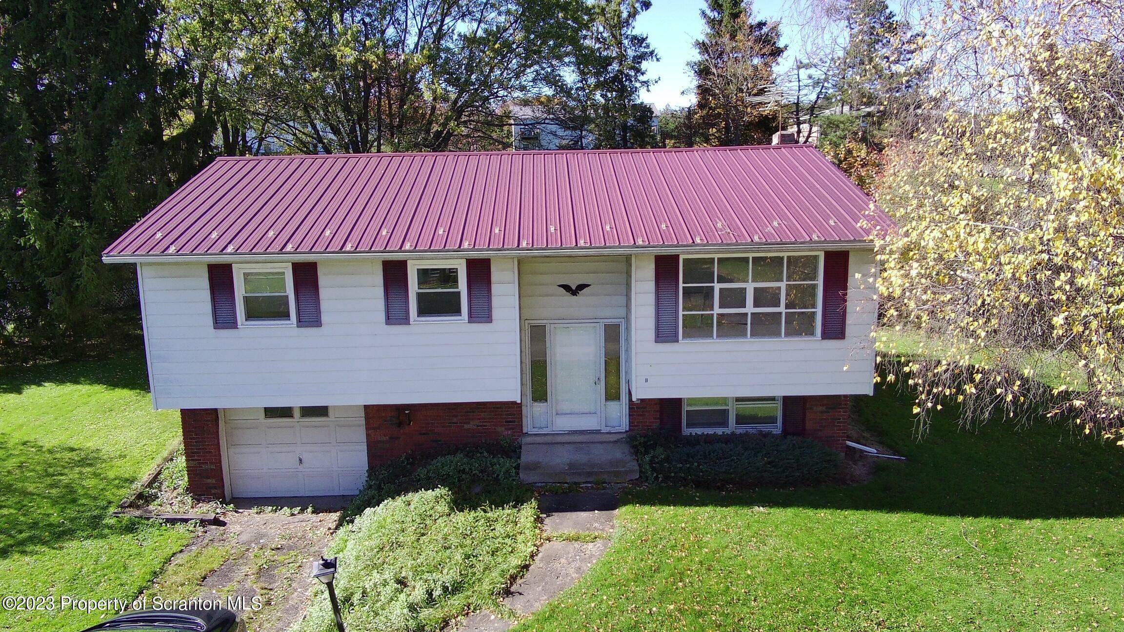 Property Photo:  33 Thomas Drive  PA 18657 