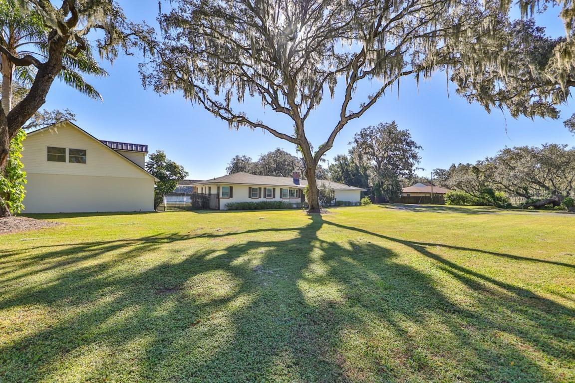Property Photo: 4019 Moores Lake Road FL 33527