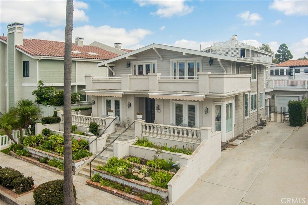 Property Photo: 720 S Catalina Avenue CA 90277