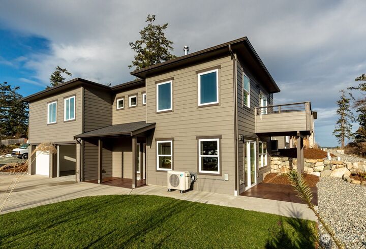 205 NE 3rd Street G  Coupeville WA 98239 photo