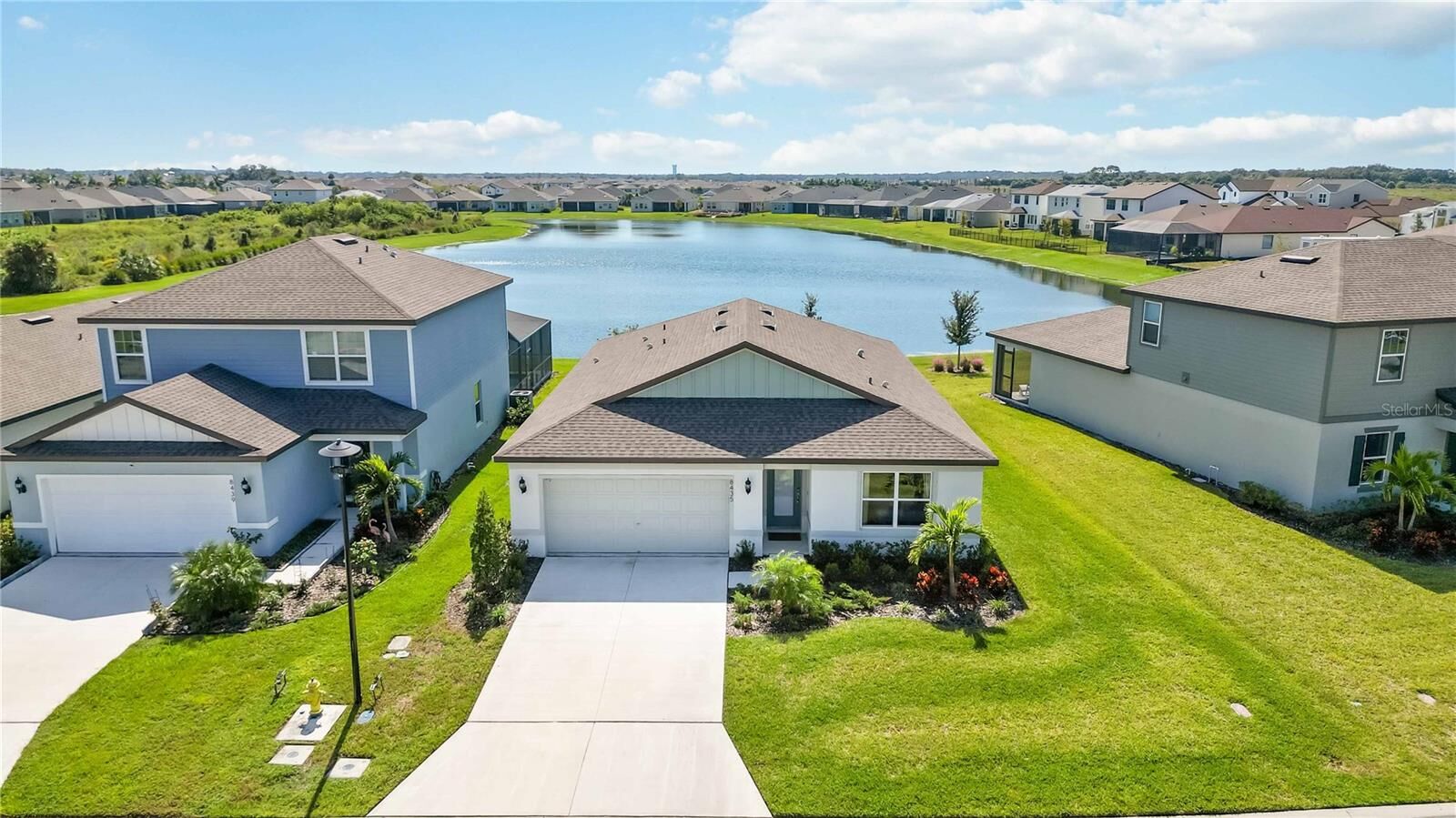 Property Photo:  8435 Abalone Loop  FL 34219 