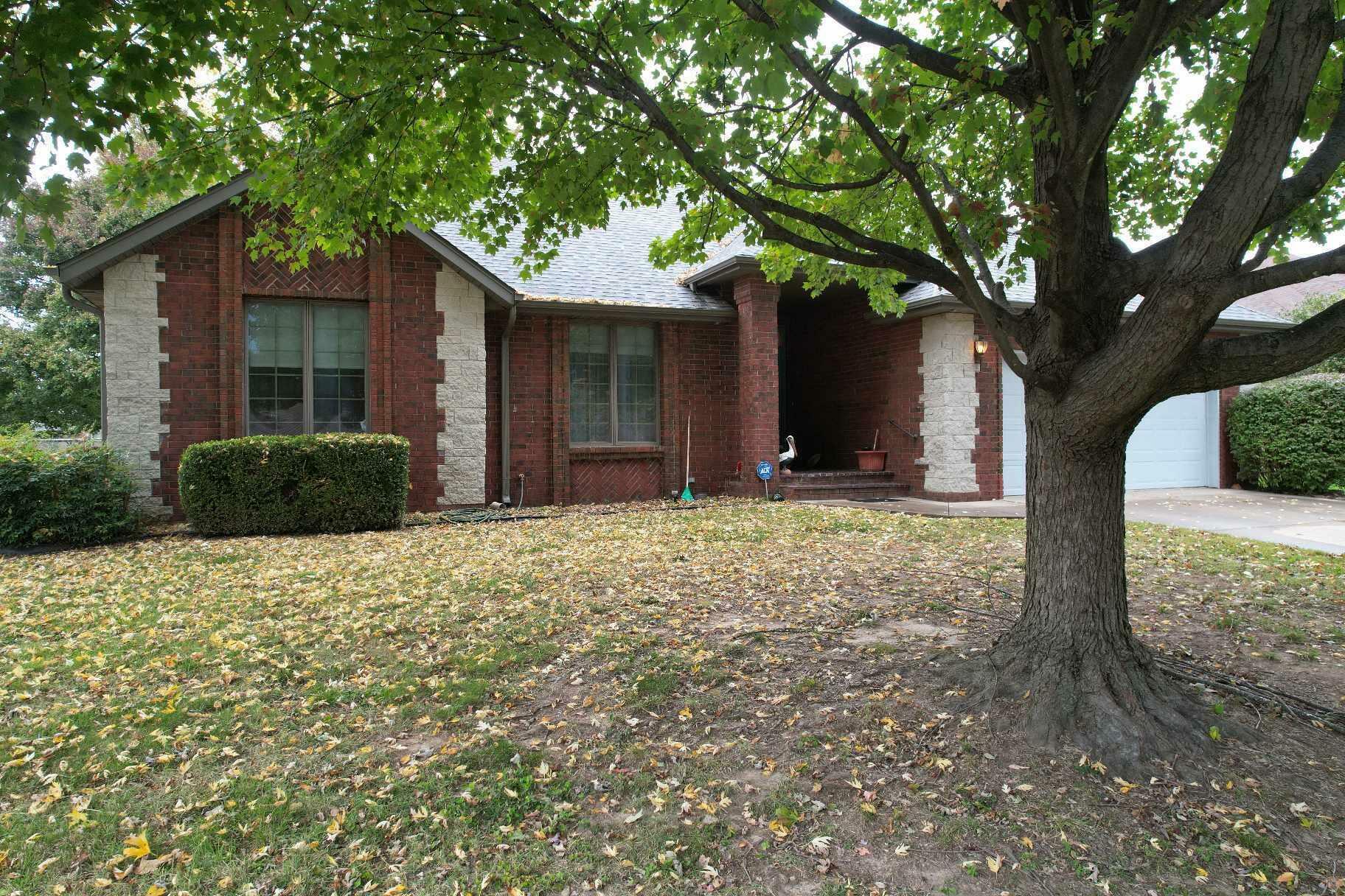 Property Photo:  2541 S Overhill Avenue  MO 65807 