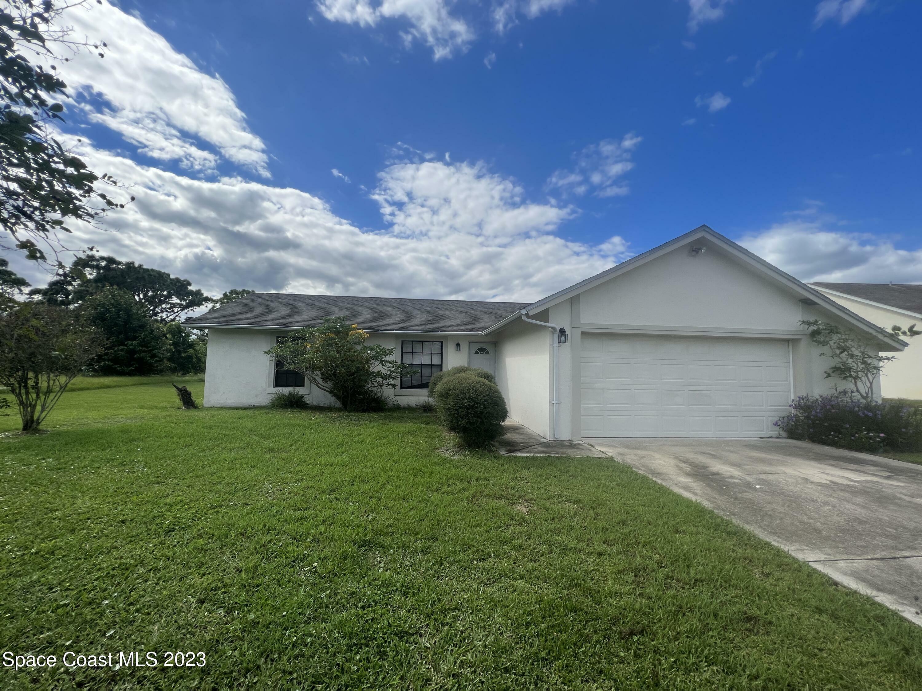 Property Photo:  210 Esterbrook Avenue NE  FL 32907 