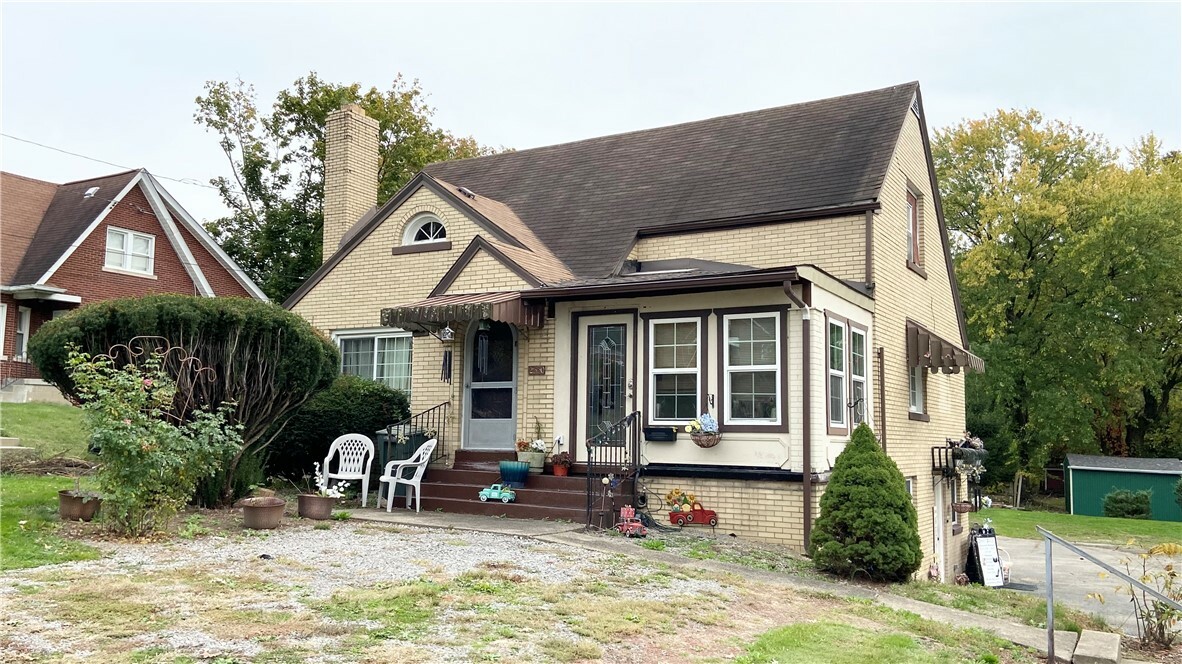 Property Photo:  2530 Leechburg Road  PA 15068 