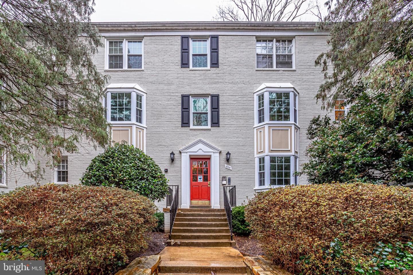 Property Photo:  804 S Arlington Mill Drive 11101  VA 22204 