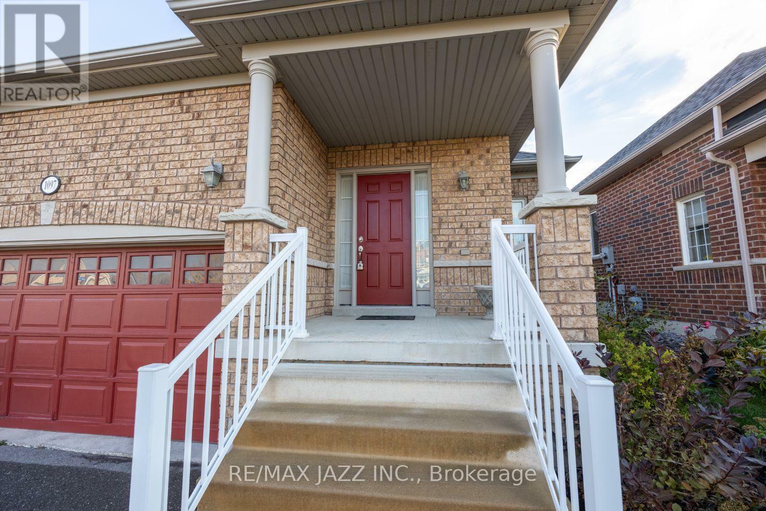 Property Photo:  1097 Eagle Ridge Drive  ON L1K0L8 