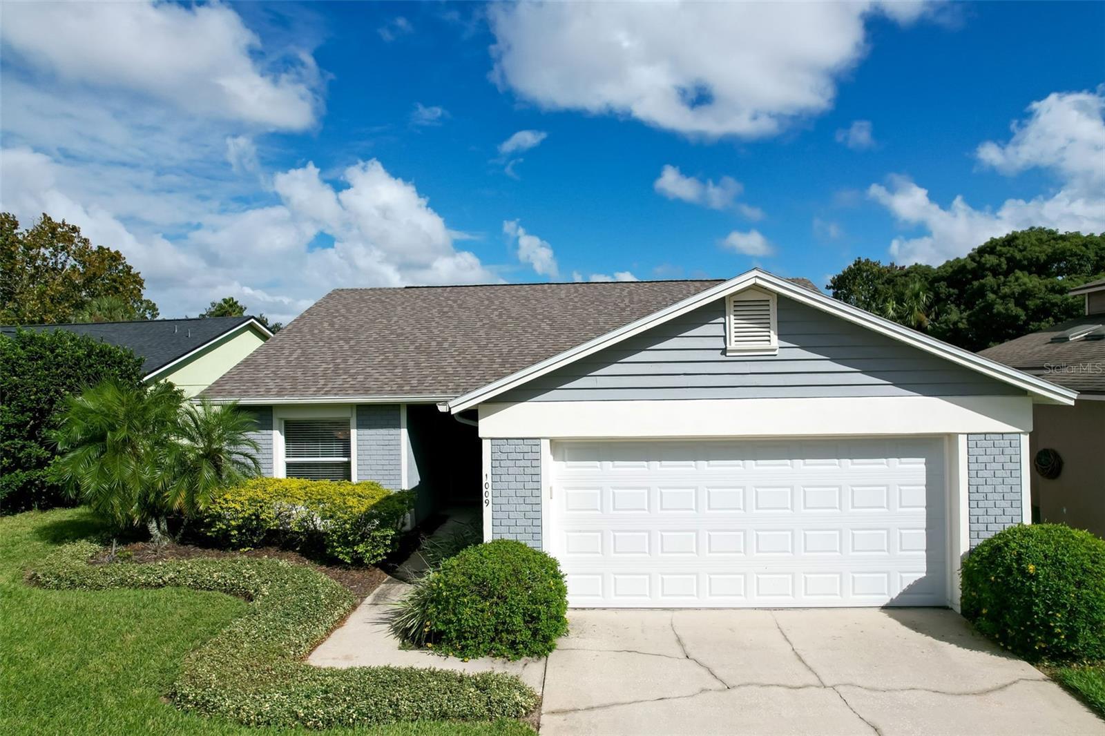 Property Photo: 1009 Horton Court FL 32765