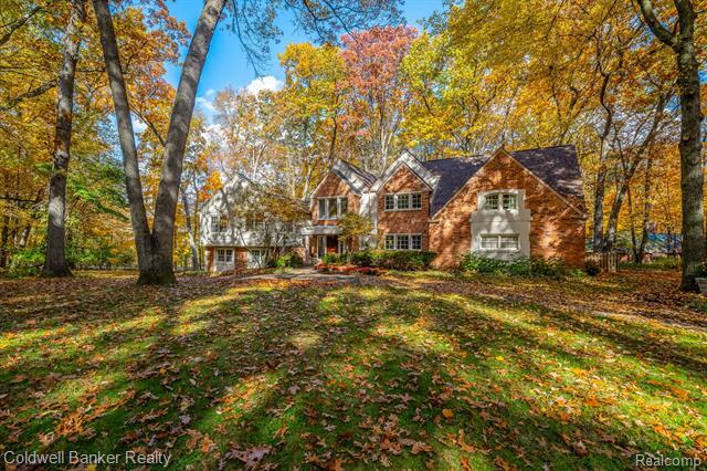 Property Photo: 5033 Deep Wood Road MI 48302