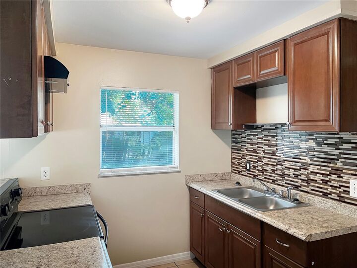 Property Photo:  14 E Cleveland Street  FL 32703 