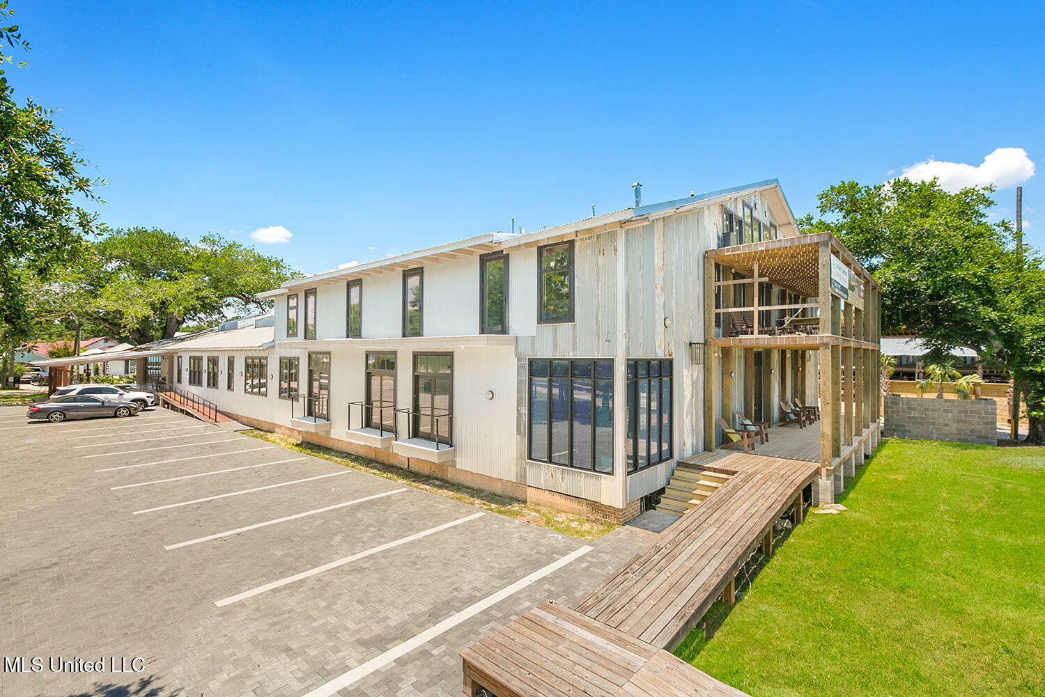 Property Photo:  301 S Toulme Street  MS 39520 