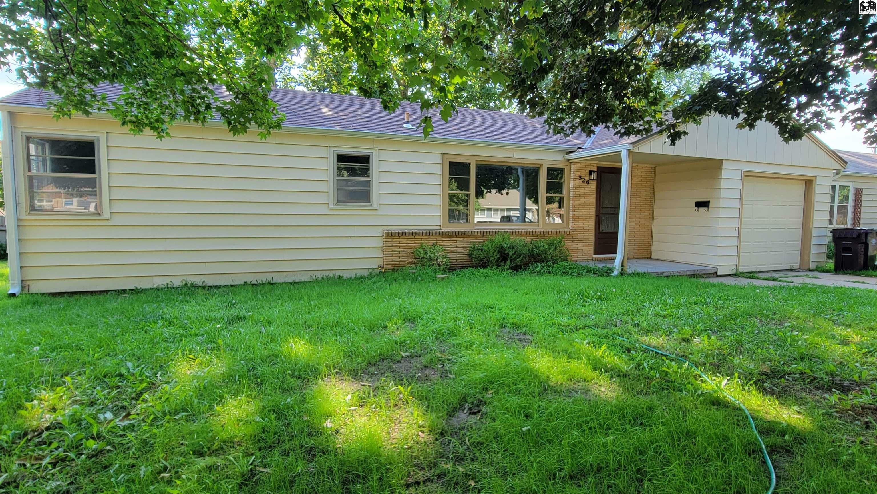 Property Photo:  526 S Hartup St  KS 67460 