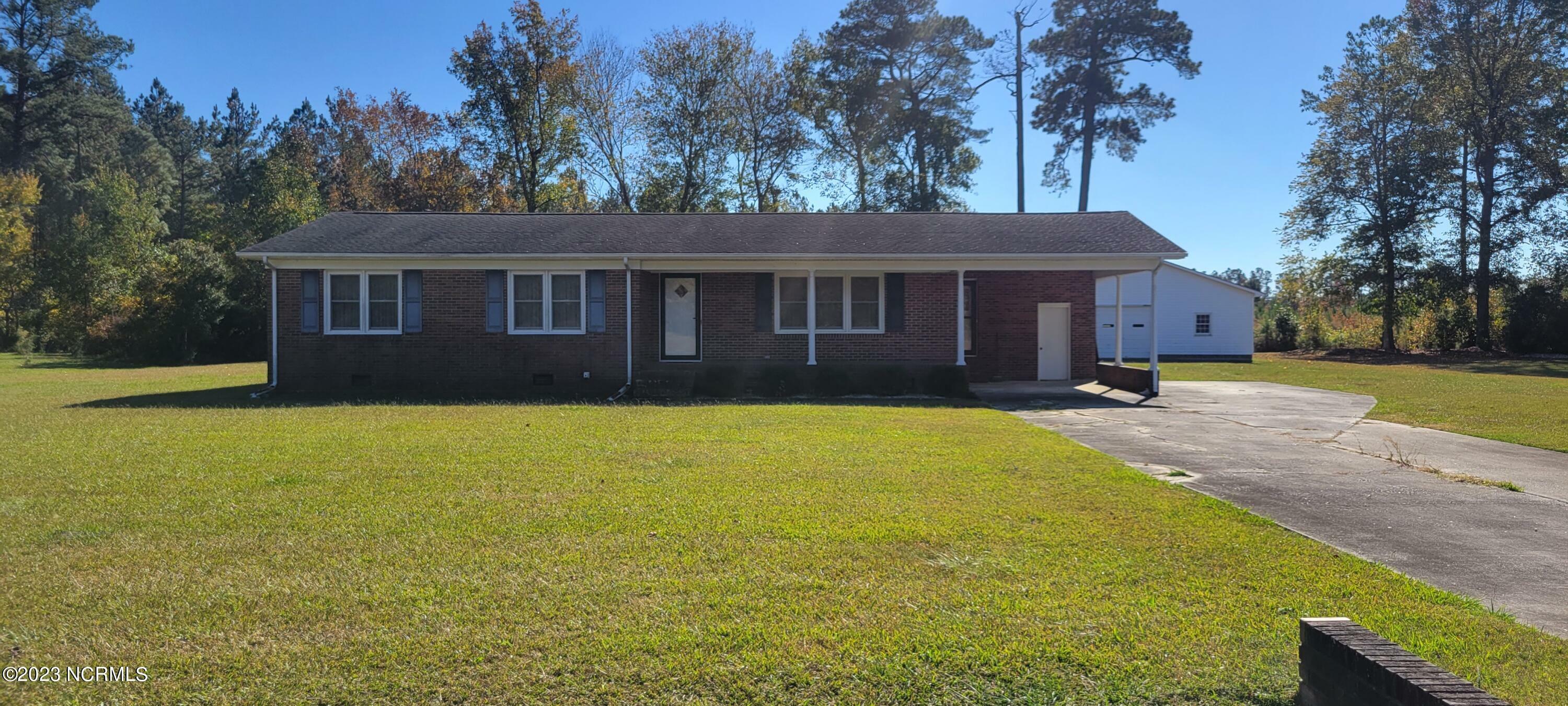 Property Photo: 420 Aberdeen Drive NC 27889