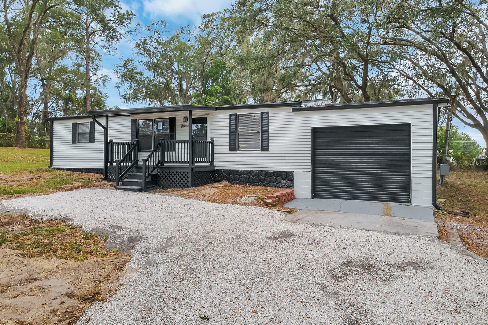 Property Photo: 14100 S US Highway 301 FL 34491