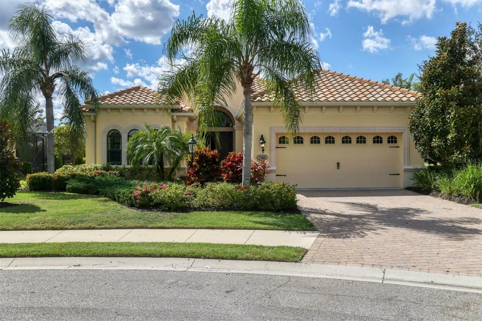 Property Photo:  7108 Callander Cove  FL 34202 