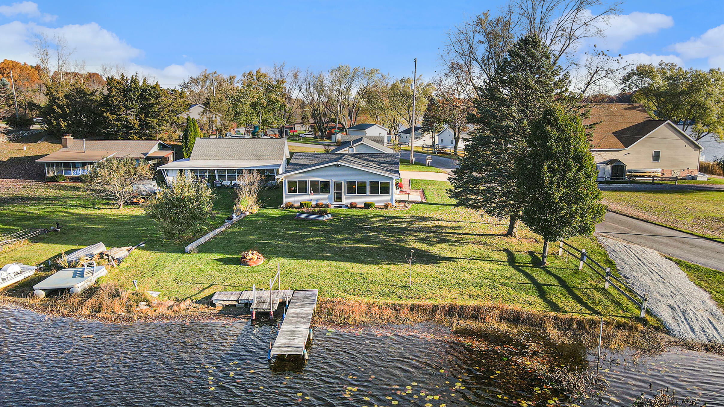 Property Photo:  48 Twin Lake Drive  MI 49265 