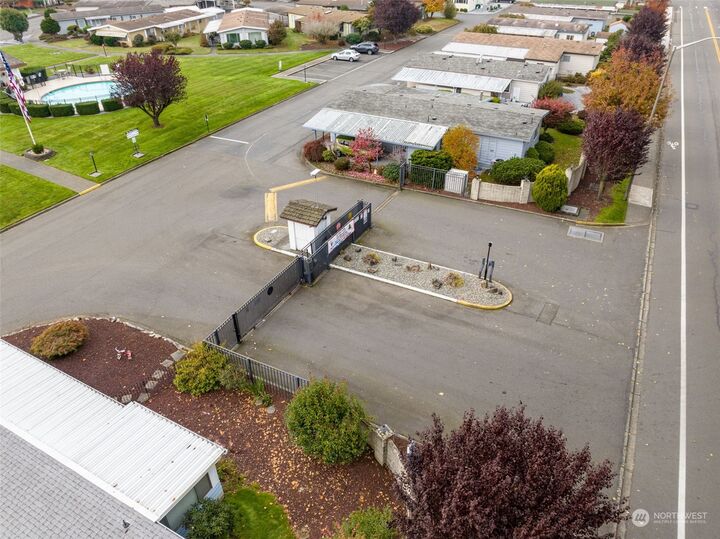 Property Photo:  1402 22nd Street NE 217  WA 98002 