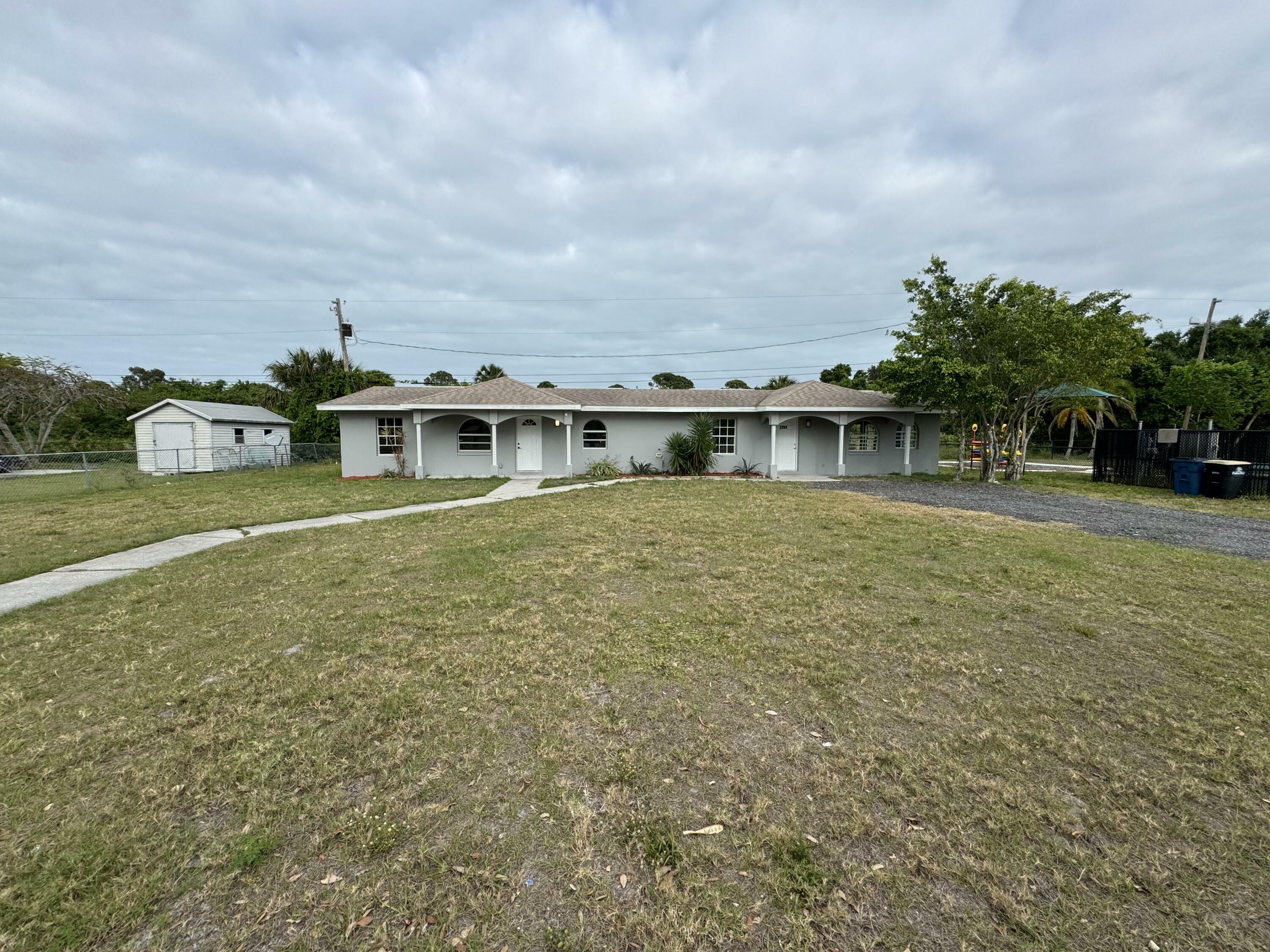 Property Photo:  2207 Northview Street NE  FL 32905 