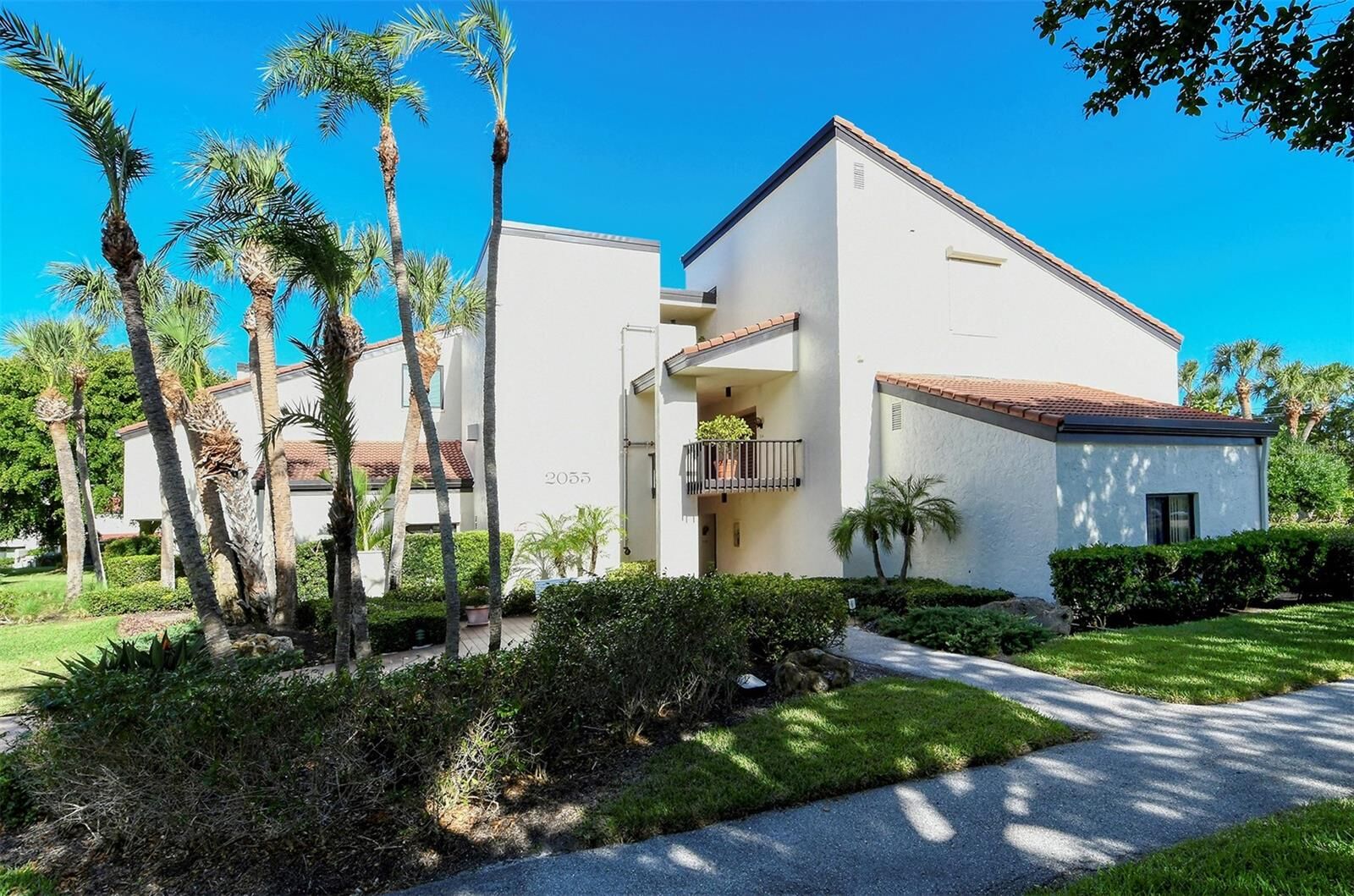 Property Photo:  2055 Gulf Of Mexico Drive G2-201  FL 34228 
