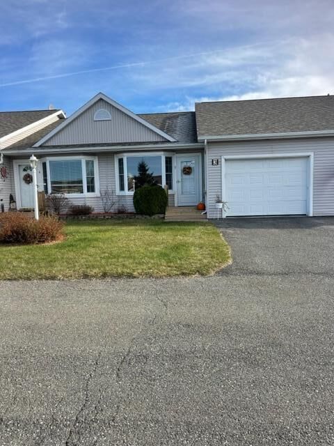 Property Photo:  28 Pine Street 3  ME 04743 