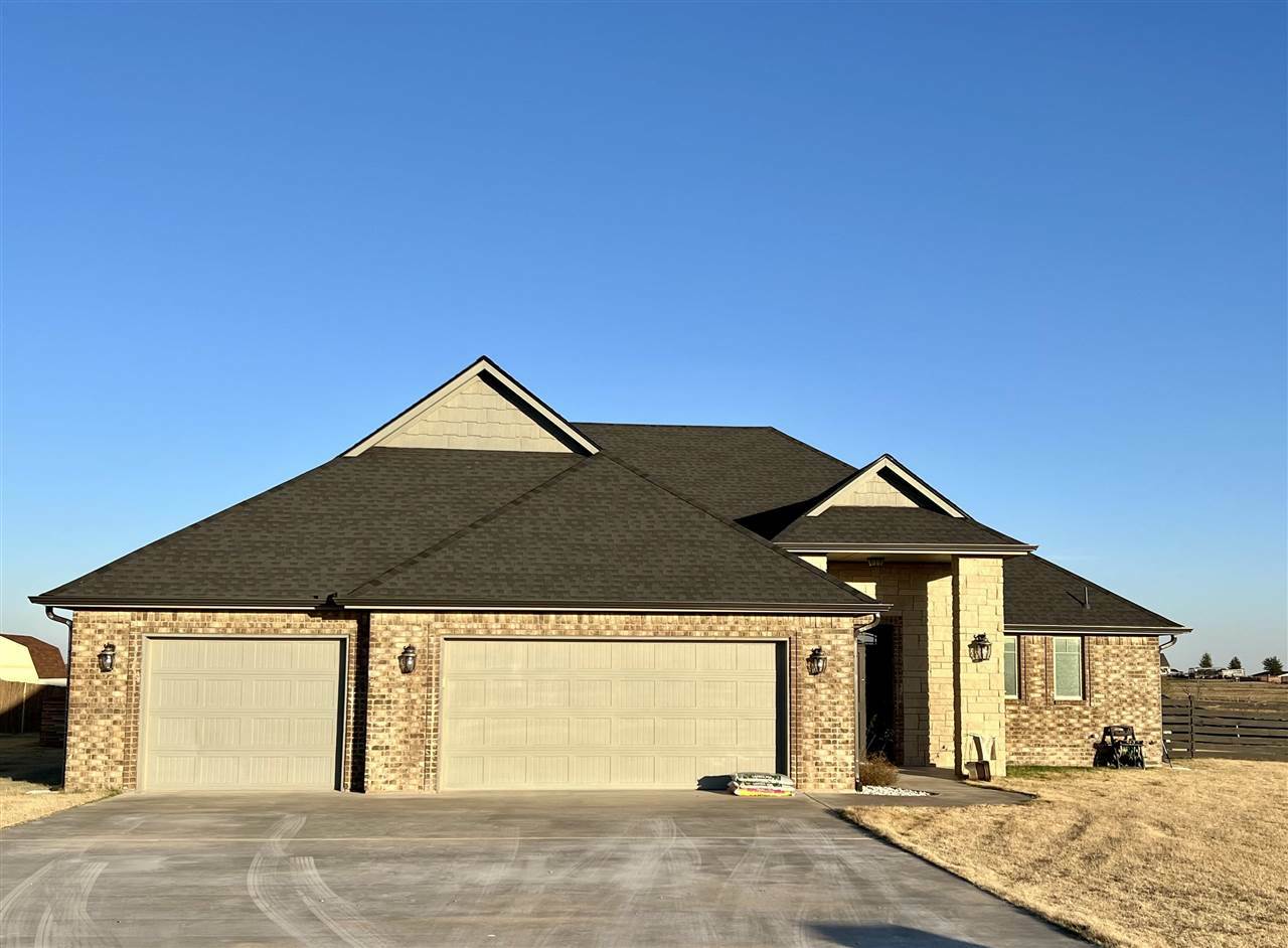 Property Photo:  330 NW Mountain Ridge Dr  OK 73507 