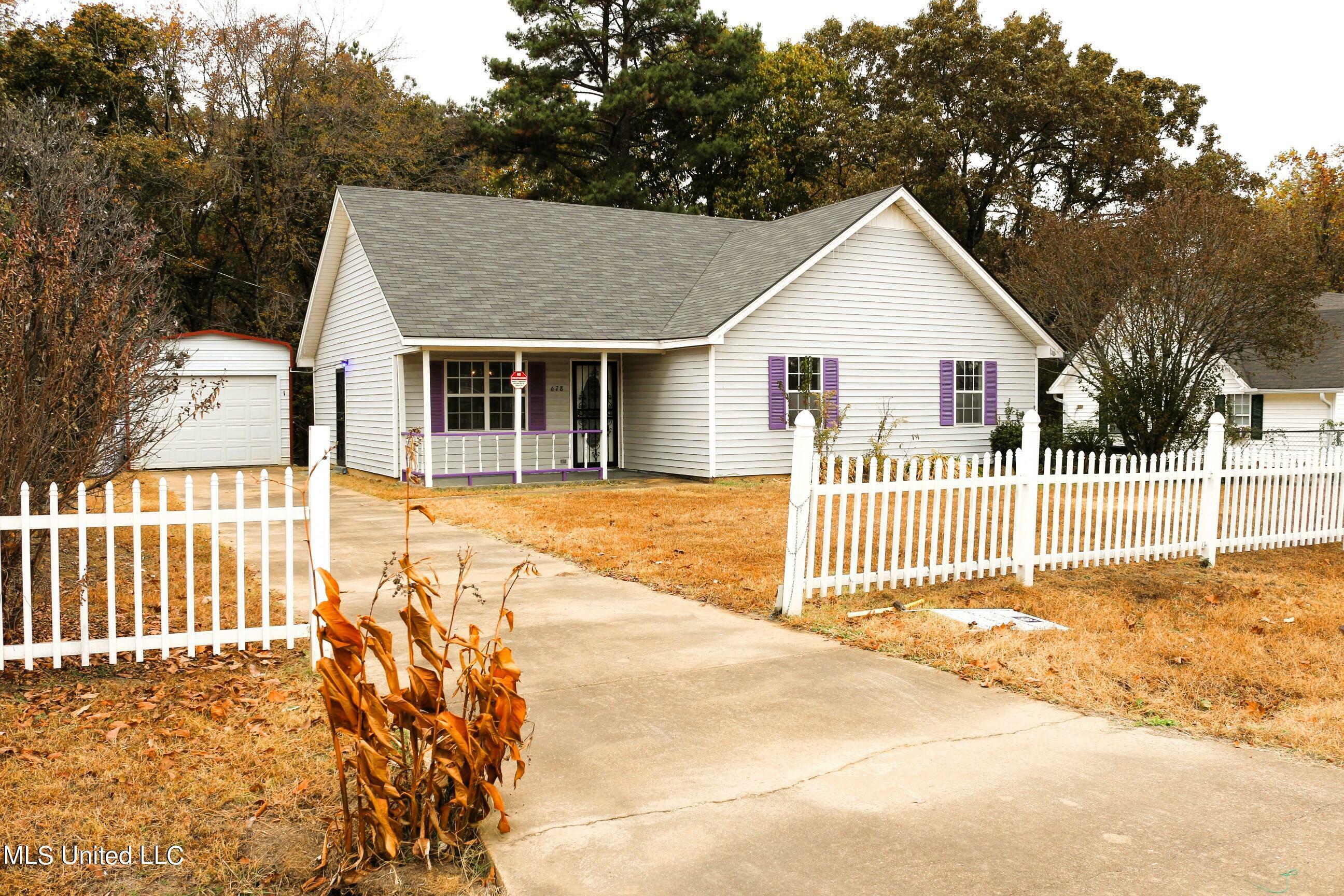 Property Photo:  678 W Lake Drive  MS 38635 