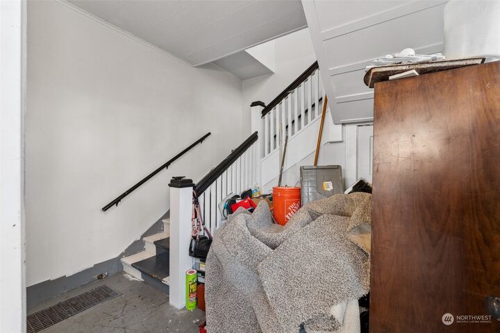 Property Photo:  301 W 5th Street  WA 98520 