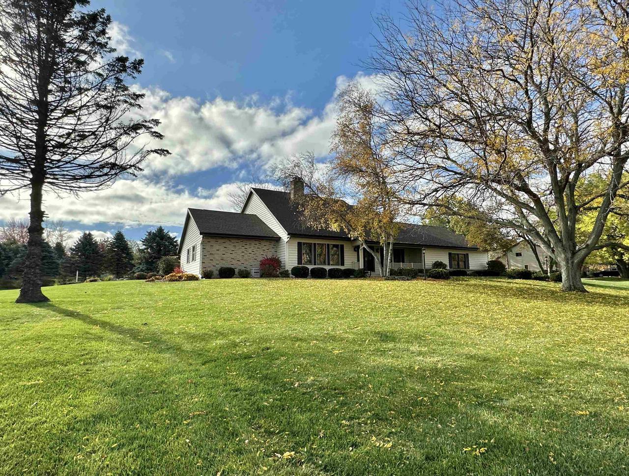 Property Photo:  6727 West Wood Ridge Drive  WI 53548 