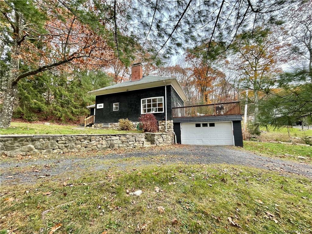 Property Photo:  252 Cragsmoor Road  NY 12566 