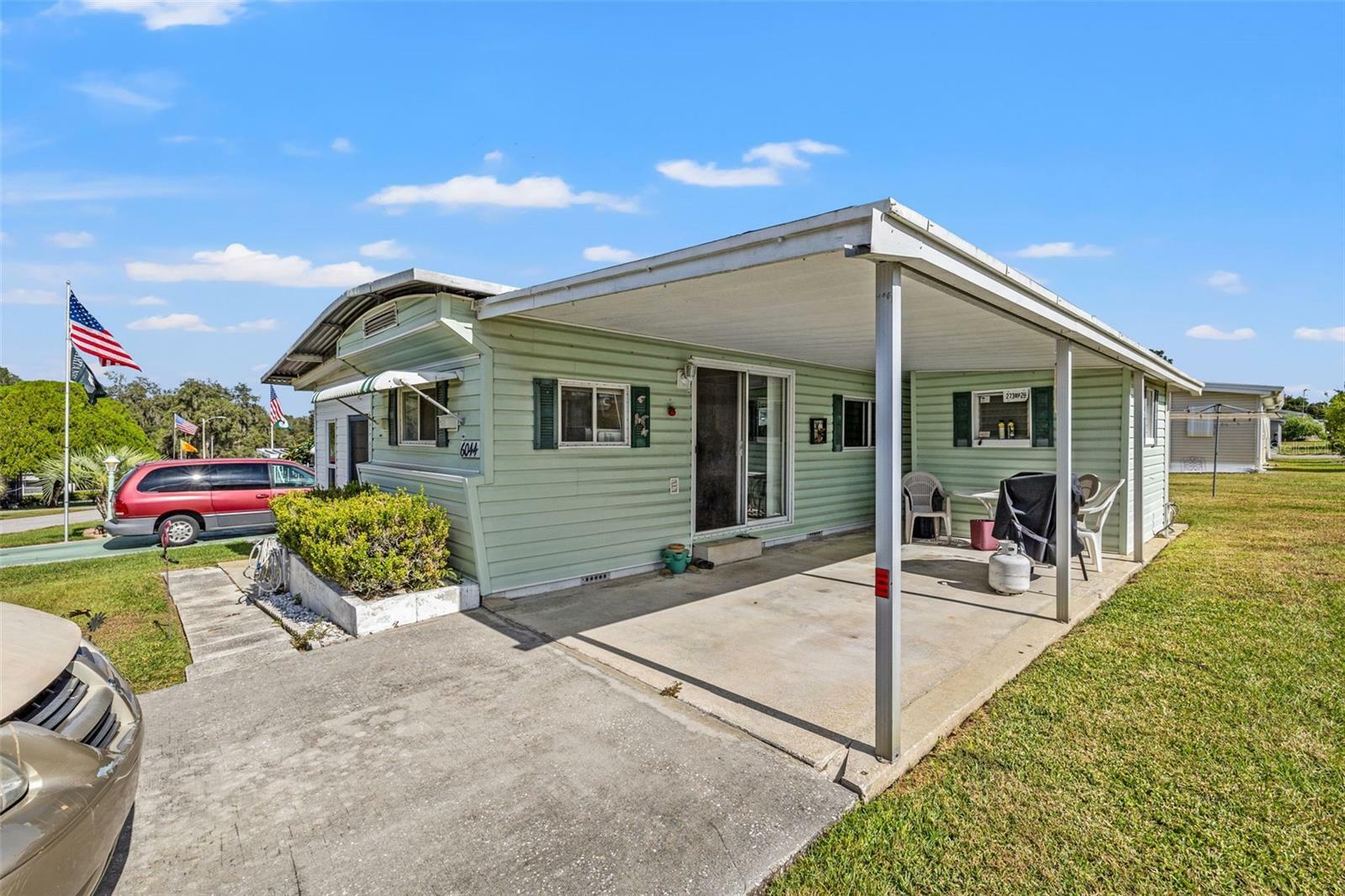 Property Photo:  6044 Ridgewood Drive  FL 33542 