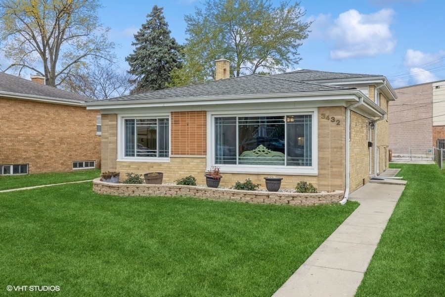 Property Photo:  3432 Park Avenue  IL 60513 