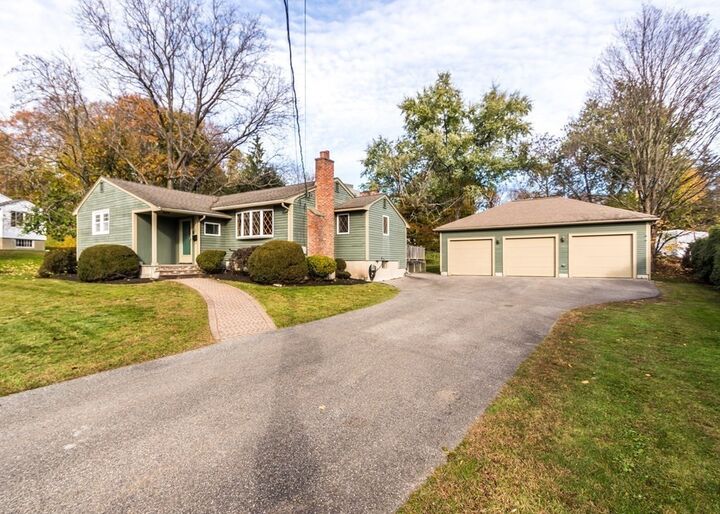 Property Photo:  11 Glen Circle  MA 02451 