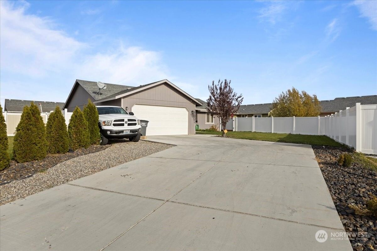 Property Photo:  1155 Millstone Court  WA 99344 