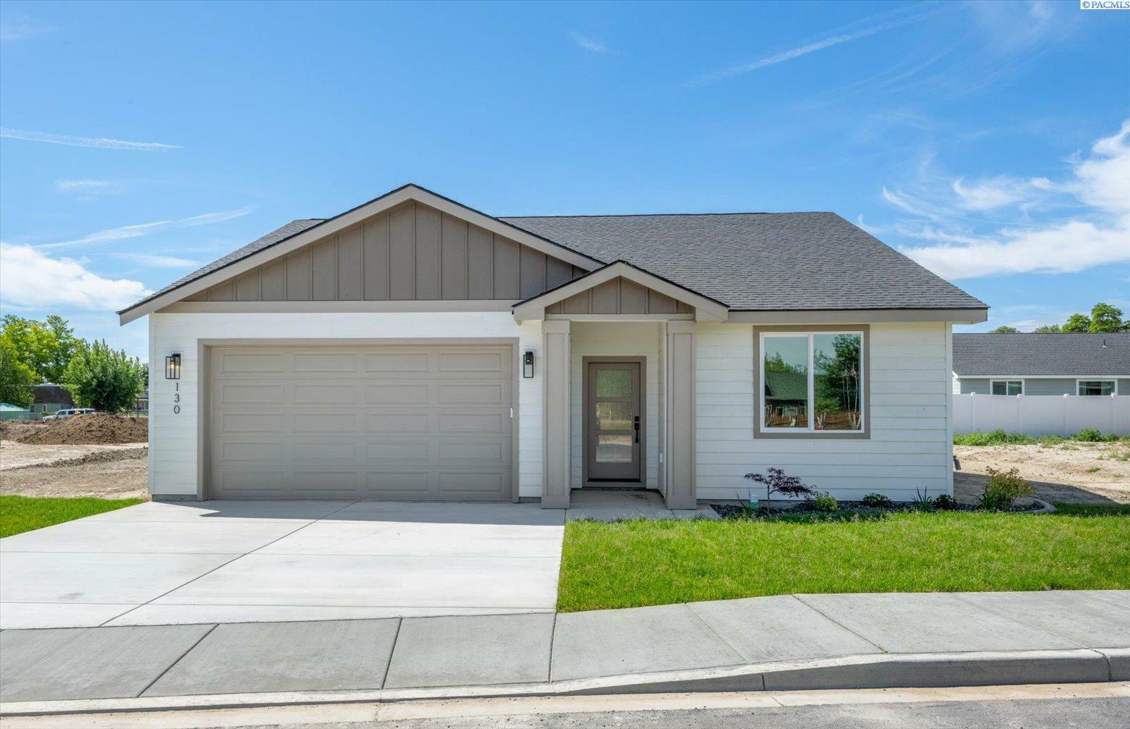 130 E 25th Avenue  Kennewick WA 99337 photo