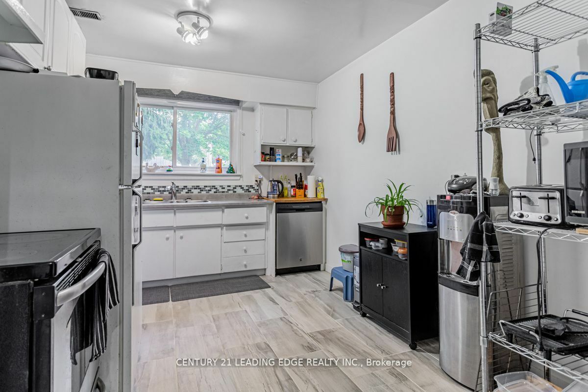 Property Photo: 496 Rouge Hills Dr ON M1C2Z7