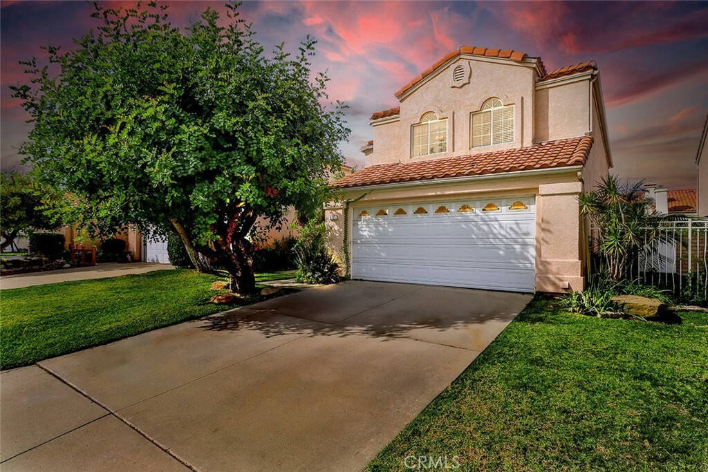 Property Photo:  611 Brademas Court  CA 93065 