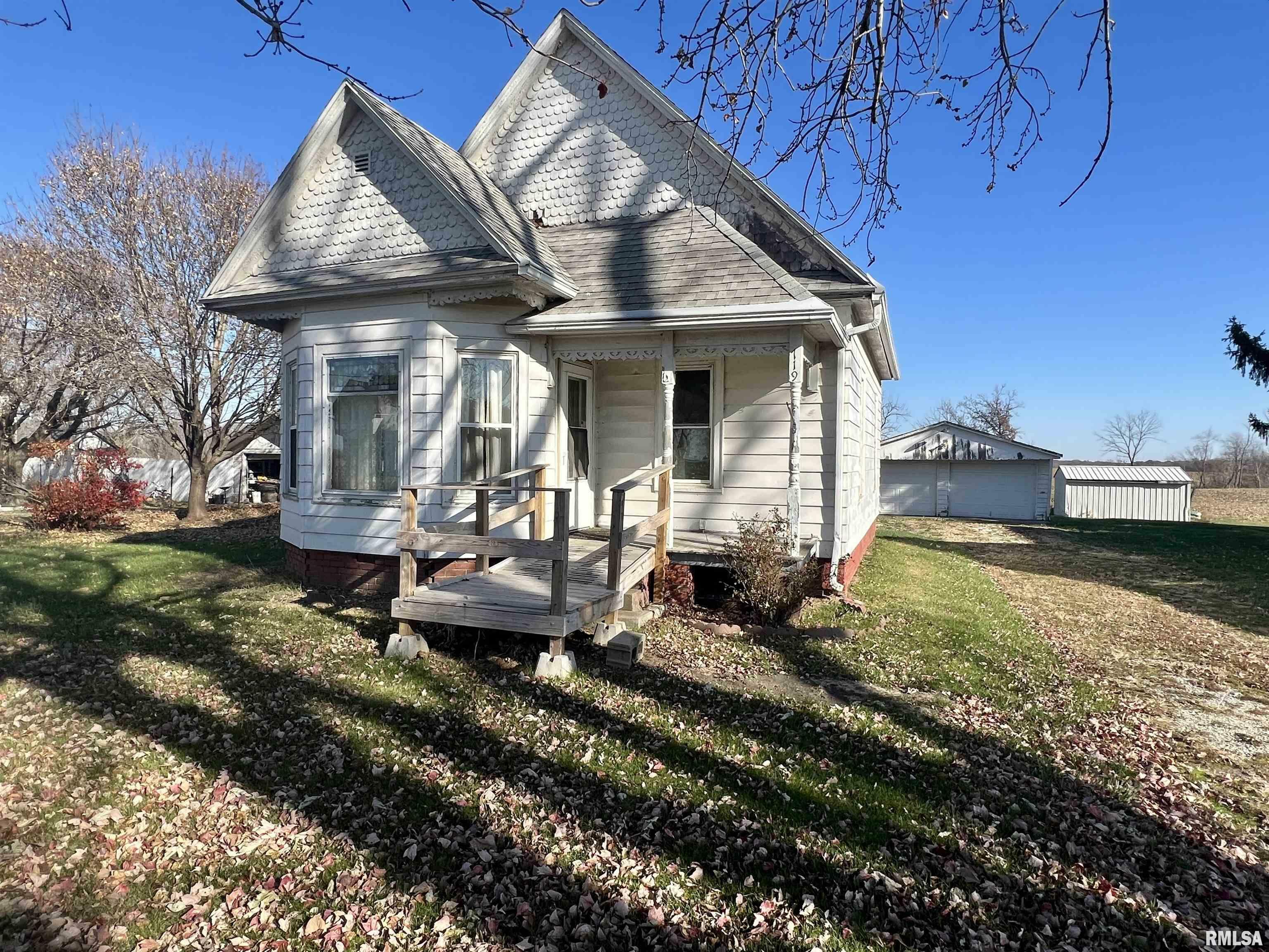 Property Photo: 719 Fulton Street IL 61436