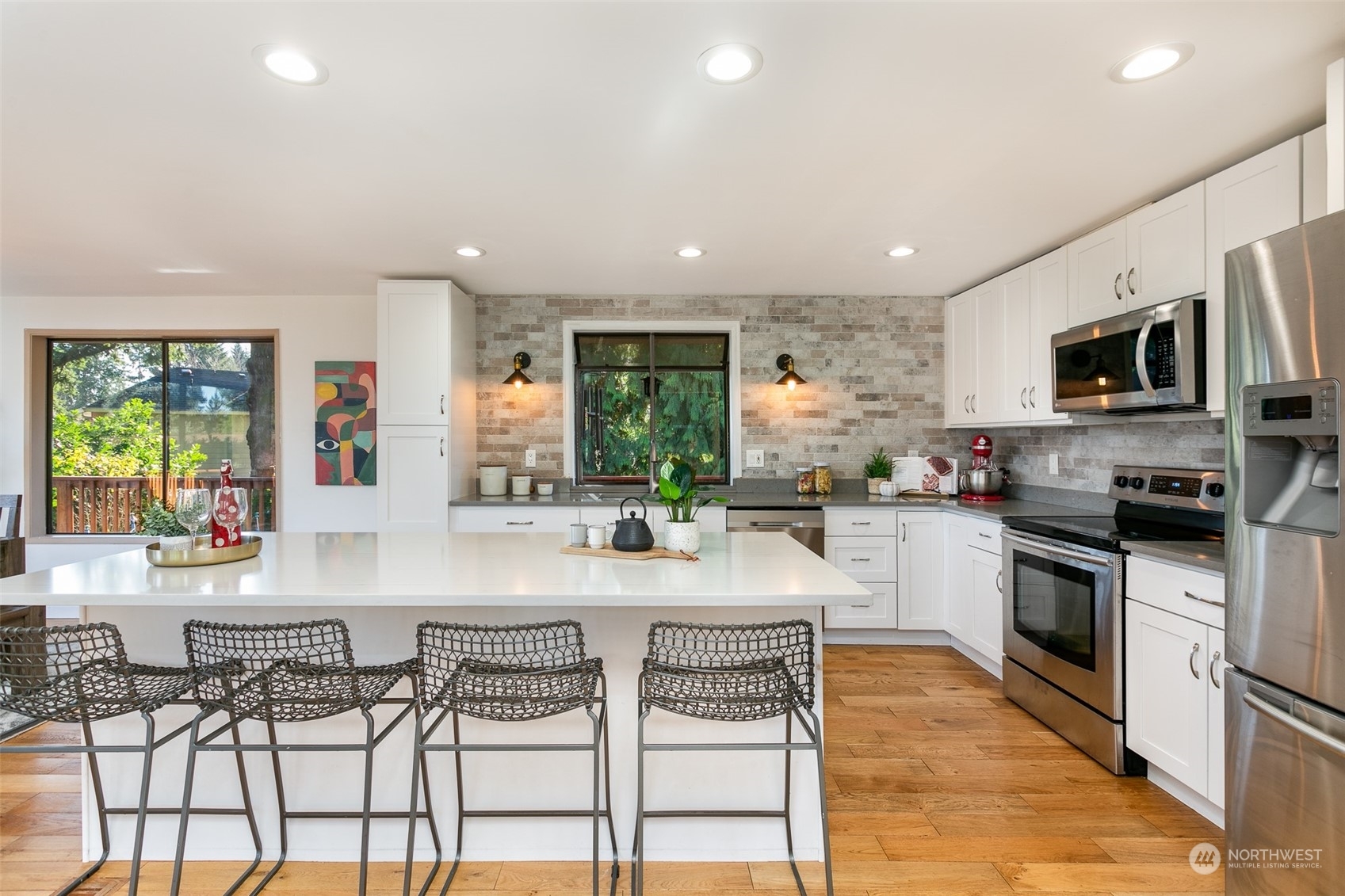 Property Photo: 6535 154th Avenue NE WA 98052