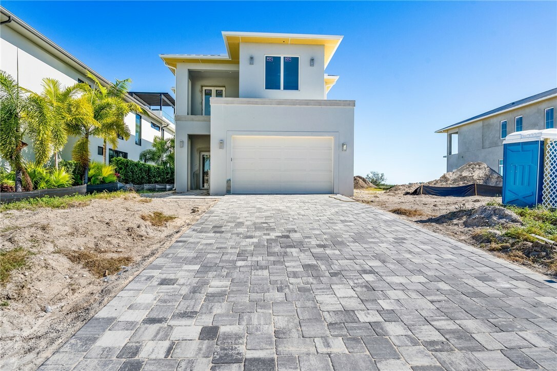 Property Photo:  4842 S Harbor Drive  FL 32967 