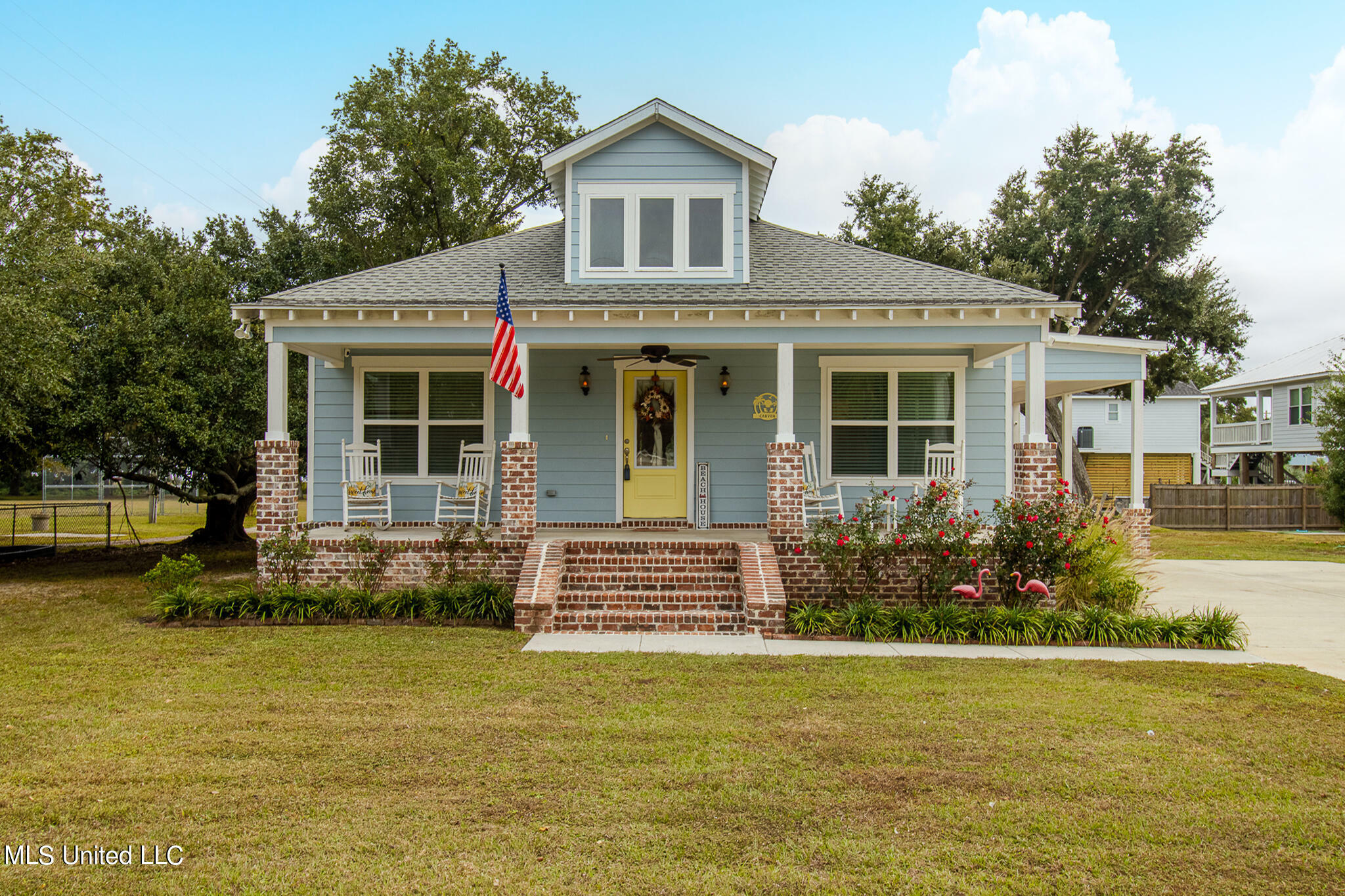 Property Photo:  605 Magnolia Street  MS 39560 