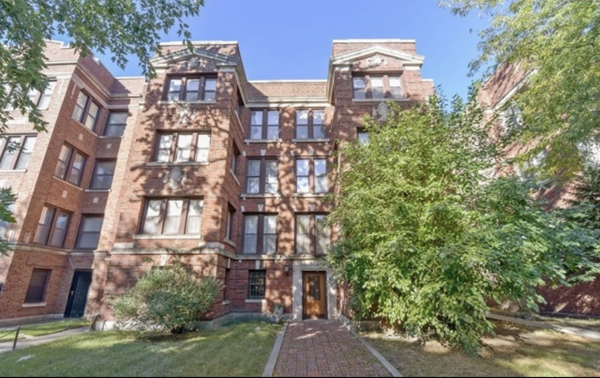 Property Photo: 6830 S Paxton Avenue 3A IL 60649