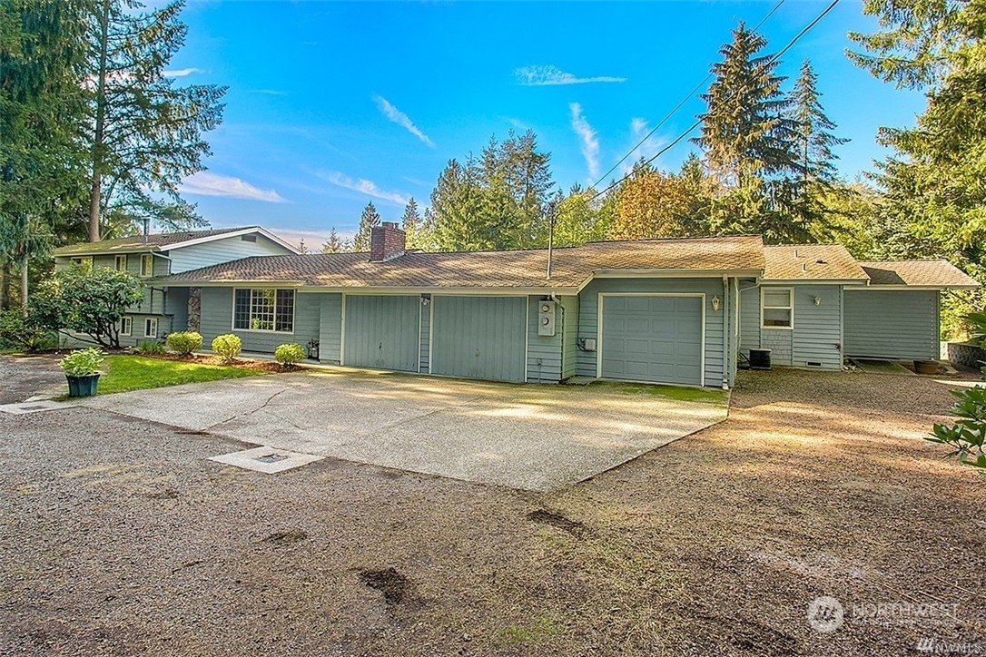 Property Photo:  12206 Robinhood Lane B  WA 98290 