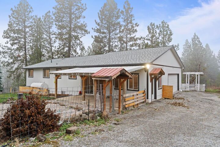 4 bed Valleyford home for sale 11608 E Old Palouse Hwy, Valleyford, WA