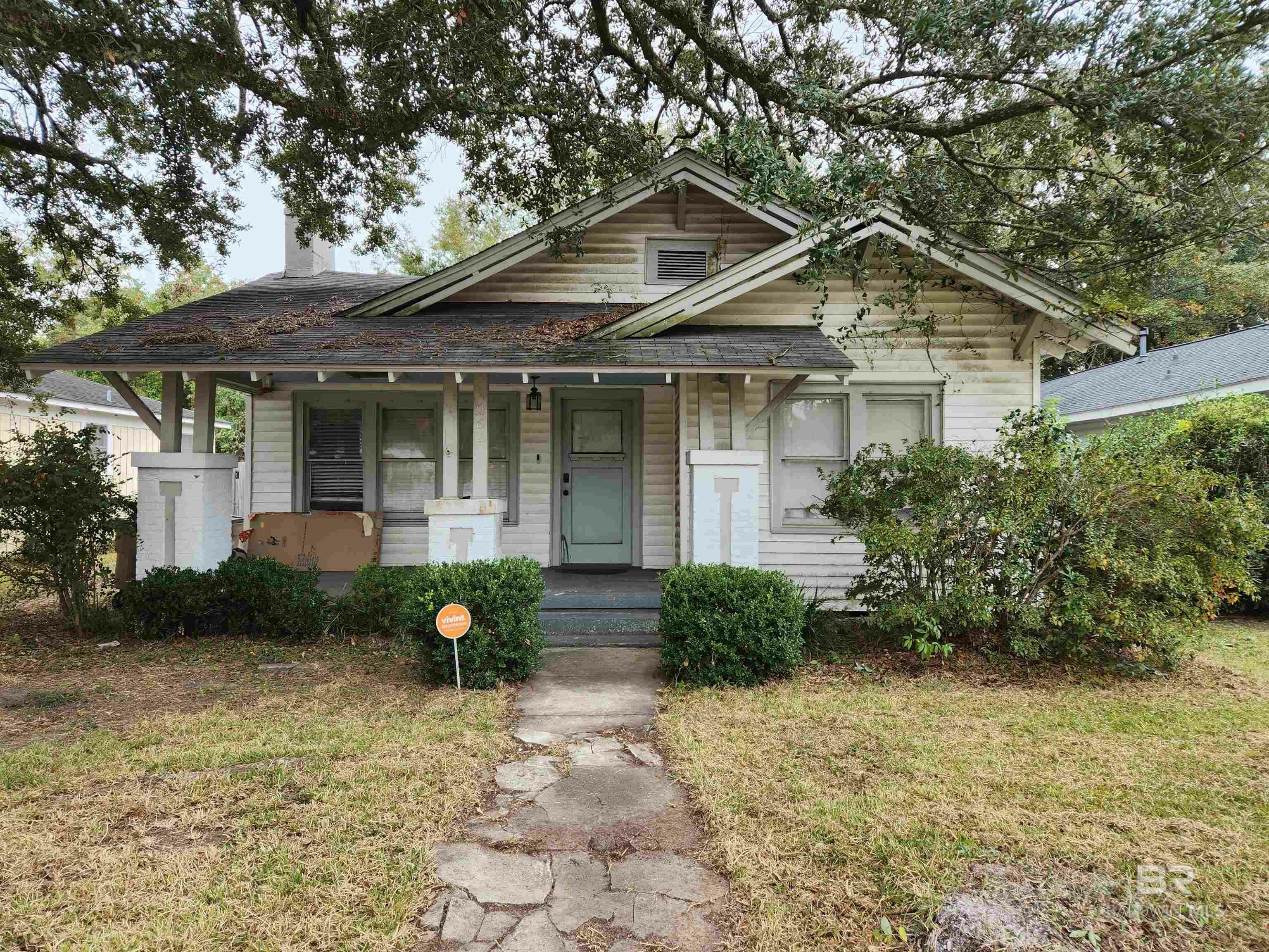 Property Photo:  262 Mohawk Street  AL 36606 