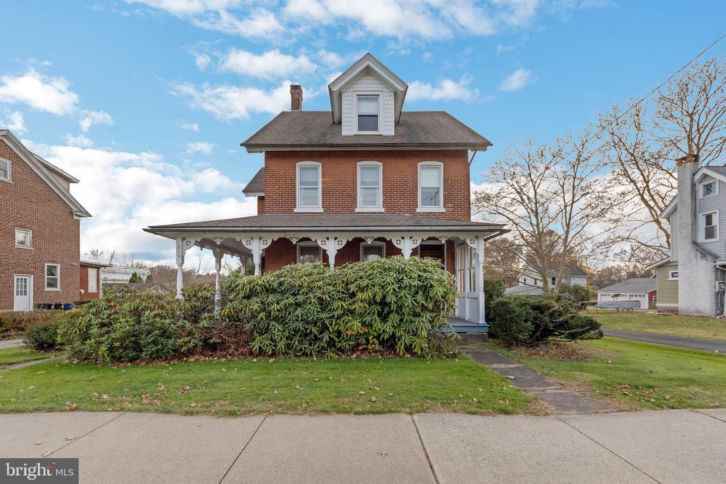 Property Photo:  342 E Walnut Street  PA 18944 