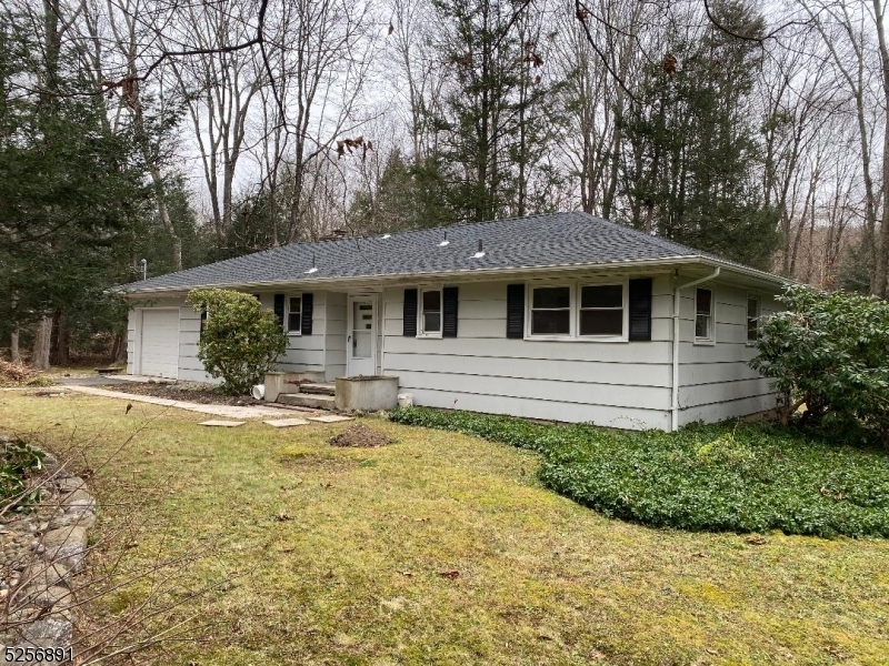 Property Photo:  18 Longstreak Rd  NJ 07435 