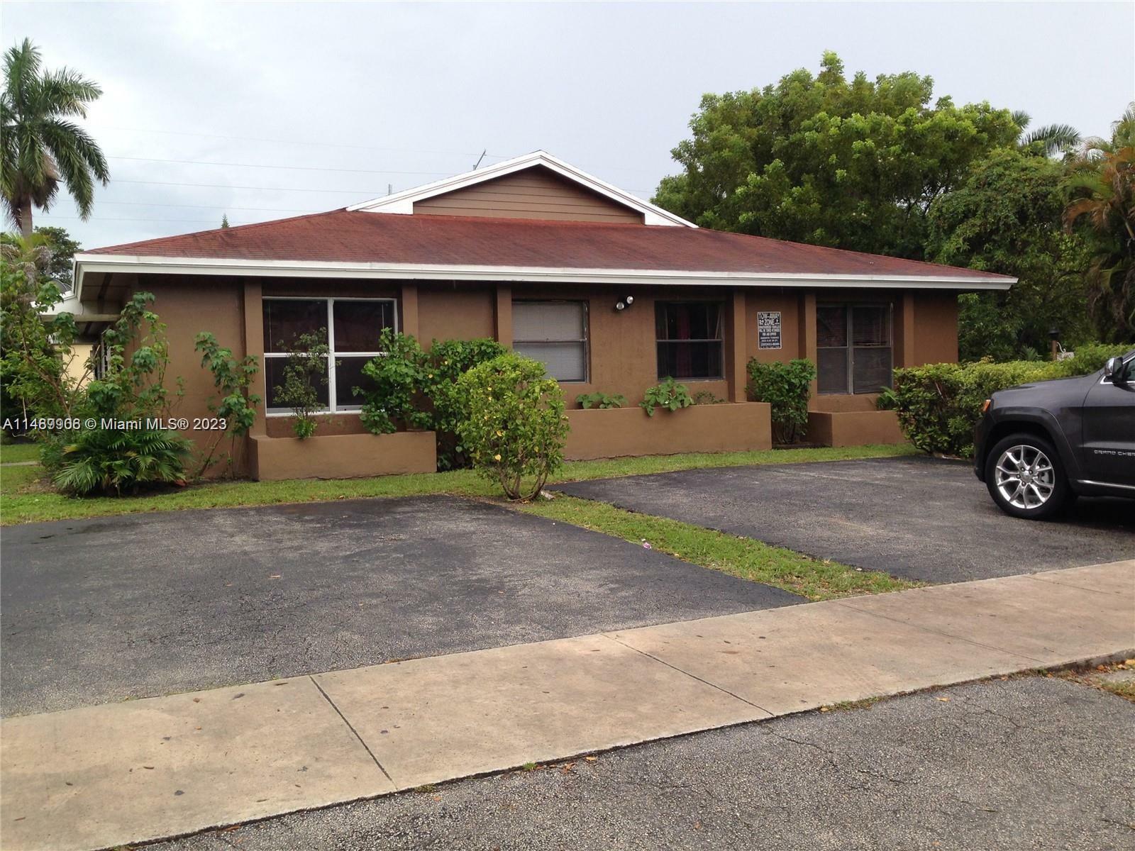 Property Photo:  460 NE 136th St 464  FL 33161 